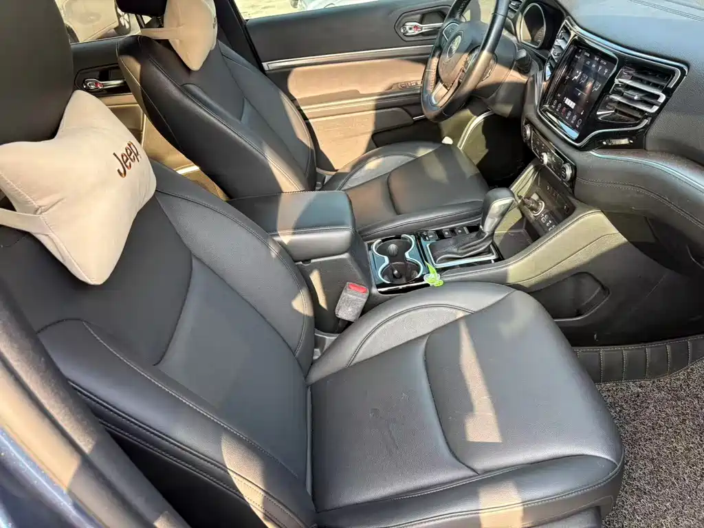 Jeep Grand Commander — миниатюра 14