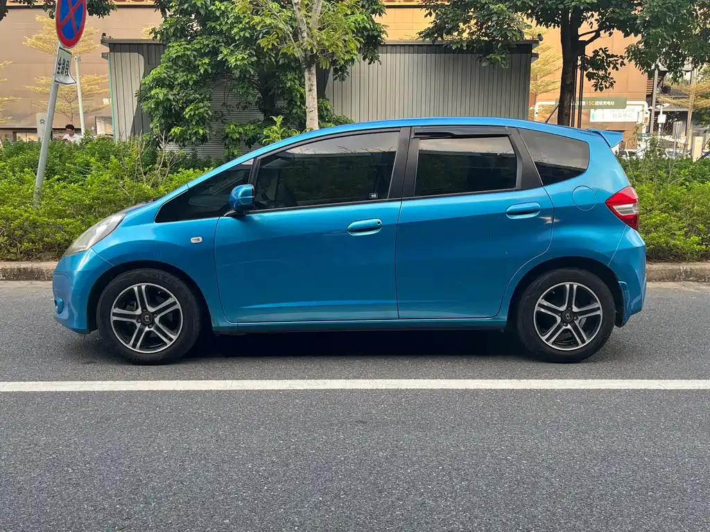 Honda Fit — миниатюра 7