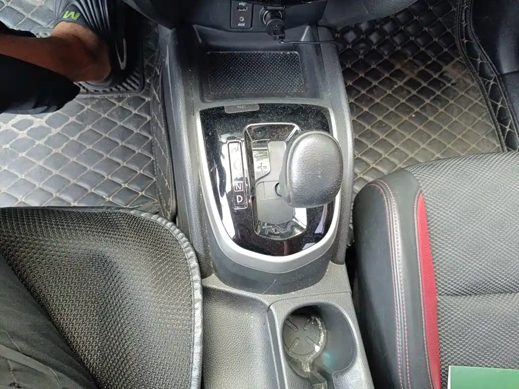 Nissan Qashqai — миниатюра 10