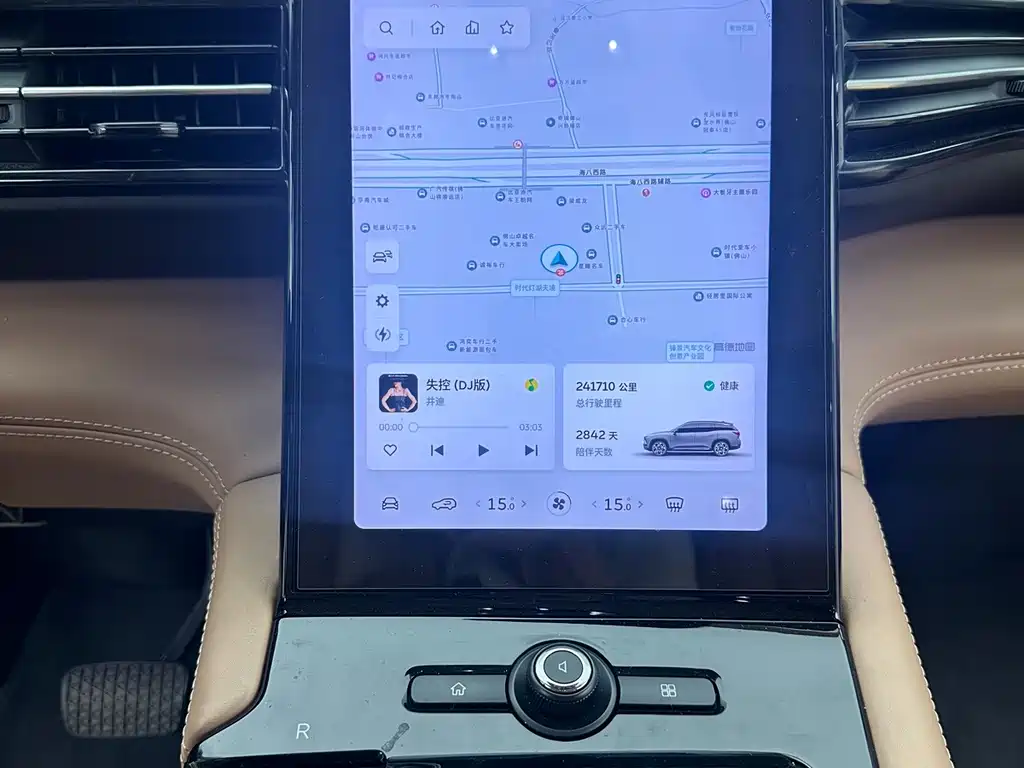 NIO ES8 — миниатюра 10