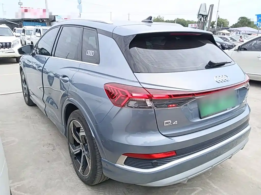 Audi Q4 e-tron — миниатюра 5