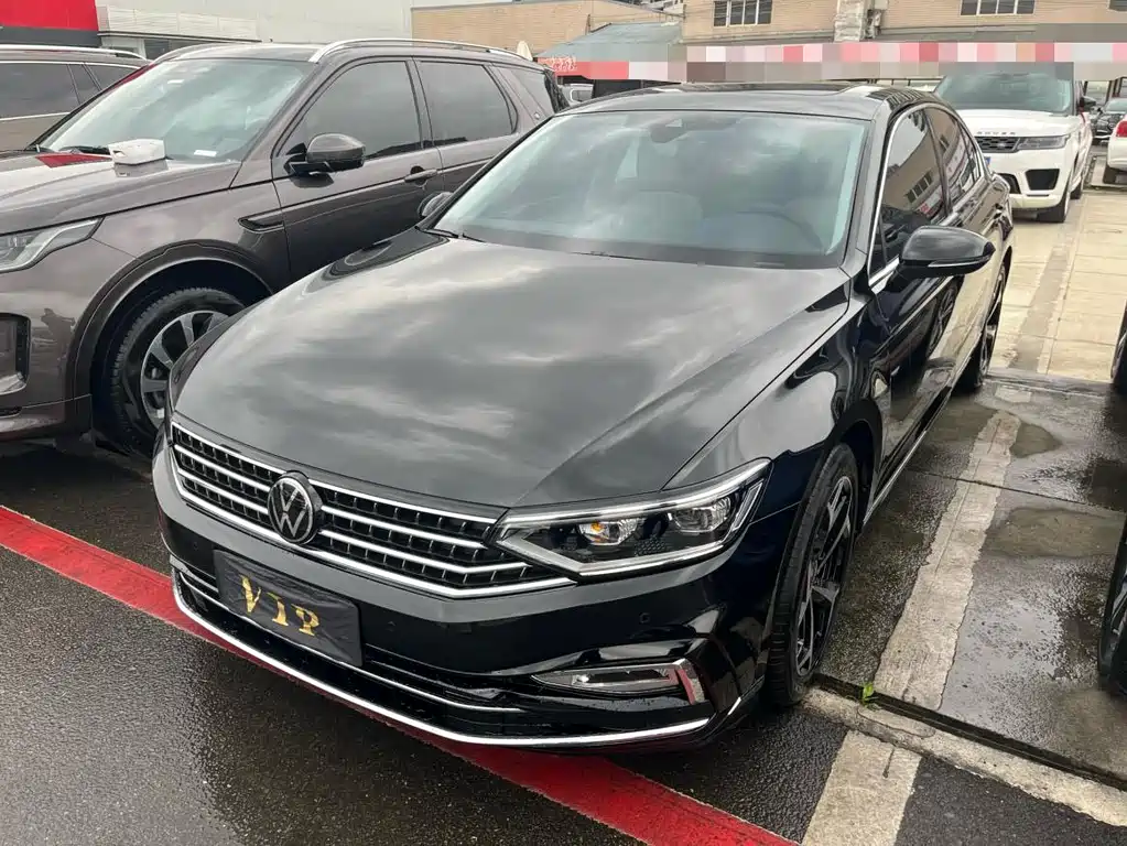 Volkswagen Magotan 2025