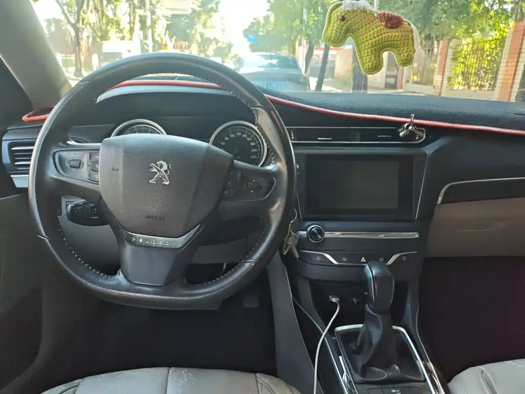 Peugeot 408 — миниатюра 10