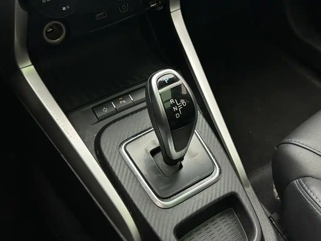 BYD Yuan EV — миниатюра 15