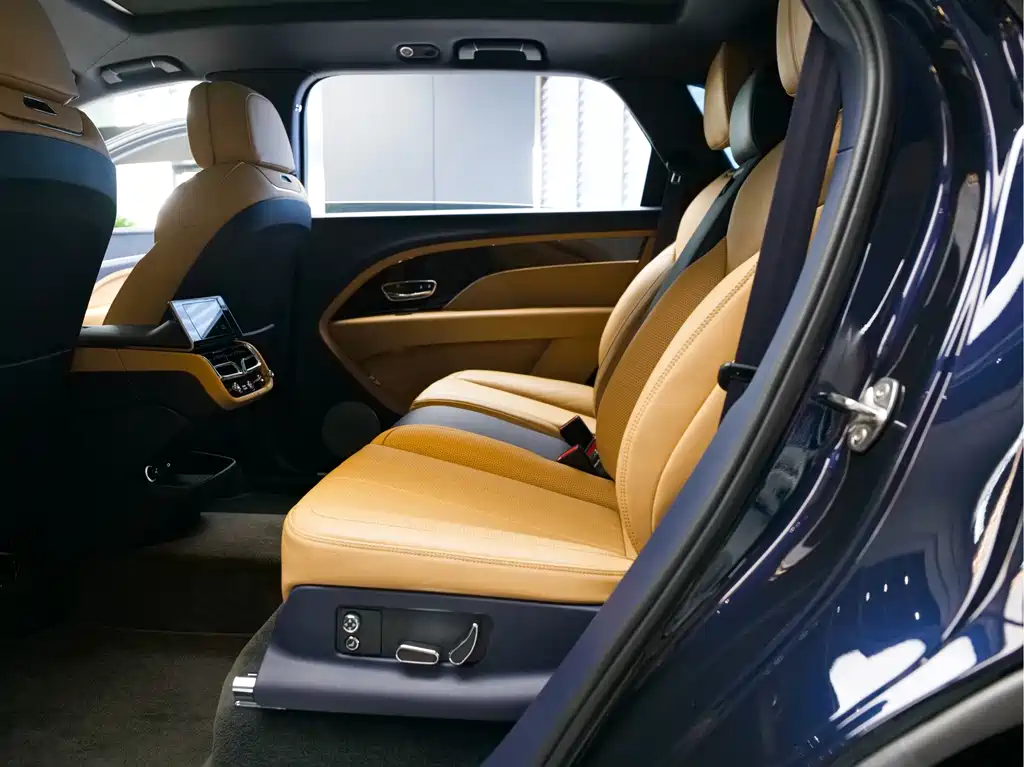 Bentley Bentayga — миниатюра 18