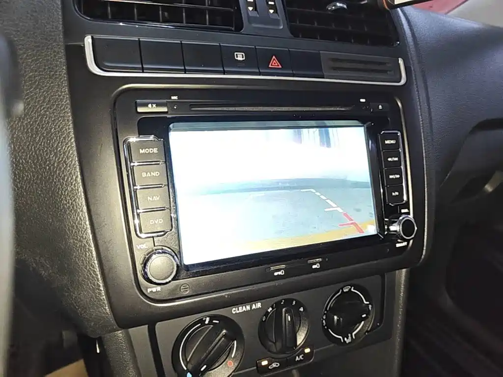 Volkswagen Polo — миниатюра 13