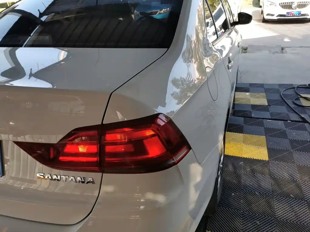 Volkswagen Santana — миниатюра 8