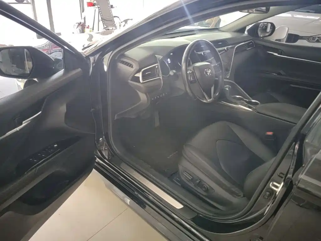 Toyota Camry — миниатюра 16