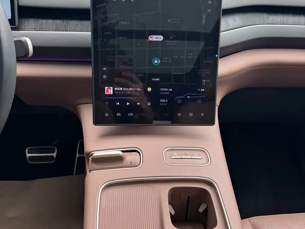 NIO ES8 — миниатюра 16