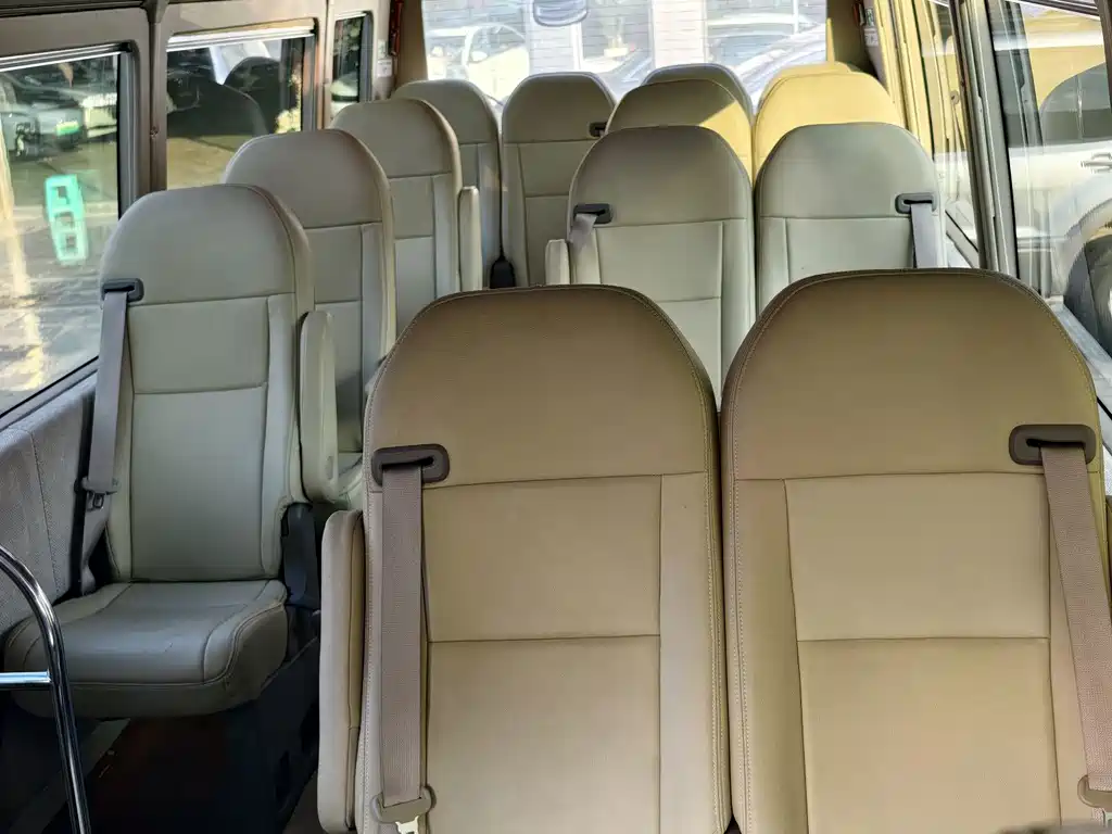 Toyota Coaster — миниатюра 13