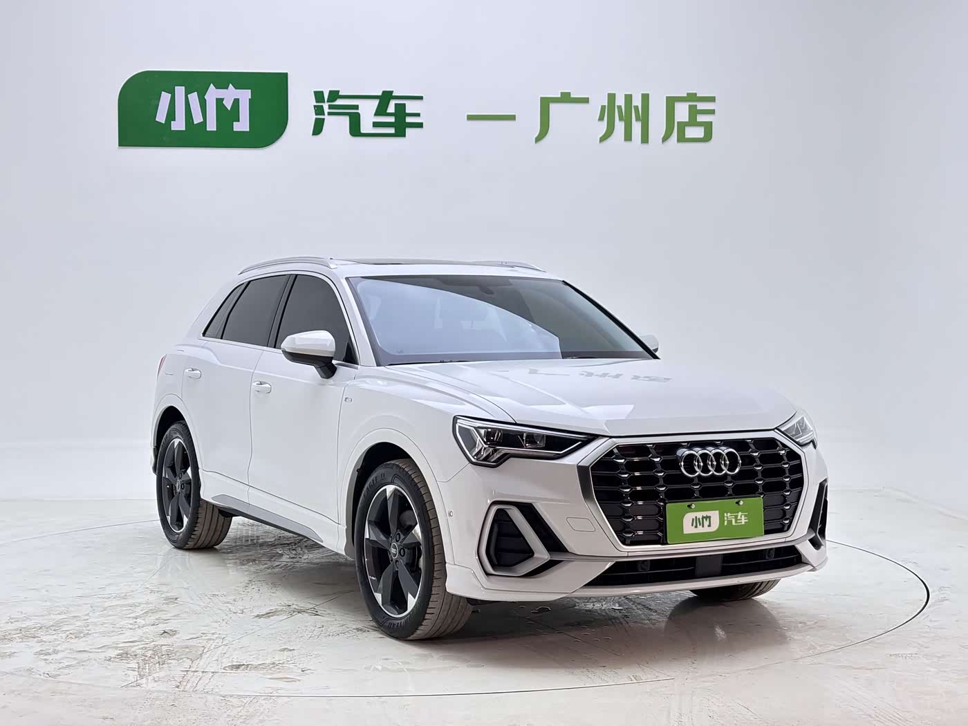 Audi Q3 1.4 л 2022 г. Белый, пробег 17000 км
