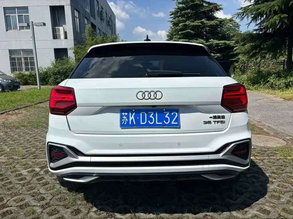 Audi Q2L — миниатюра 5