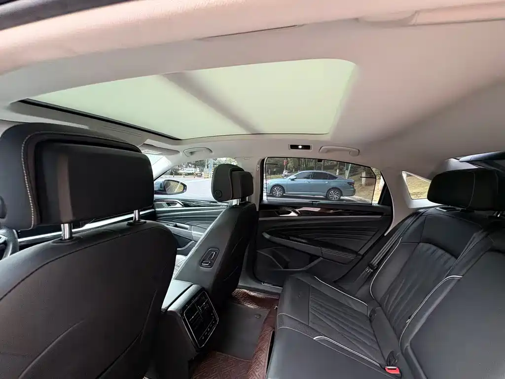Volkswagen Passat — миниатюра 10