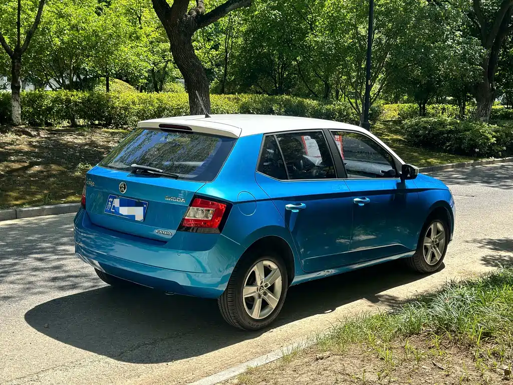 Skoda Fabia — миниатюра 17