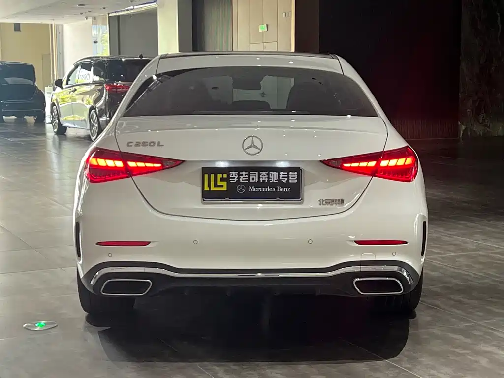Mercedes-Benz C-Class — миниатюра 4