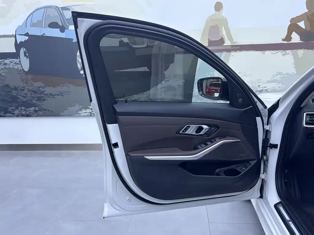 BMW 3 Series — миниатюра 13