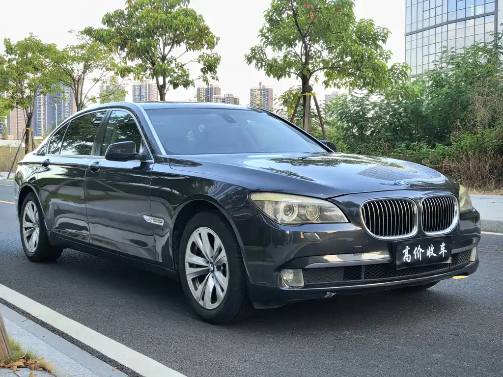 BMW 7 Series — миниатюра 3