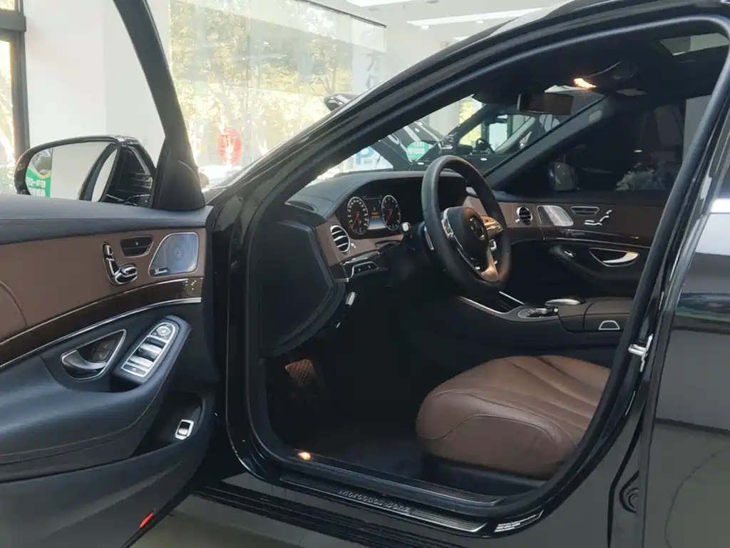 Mercedes-Benz S-Class — миниатюра 7