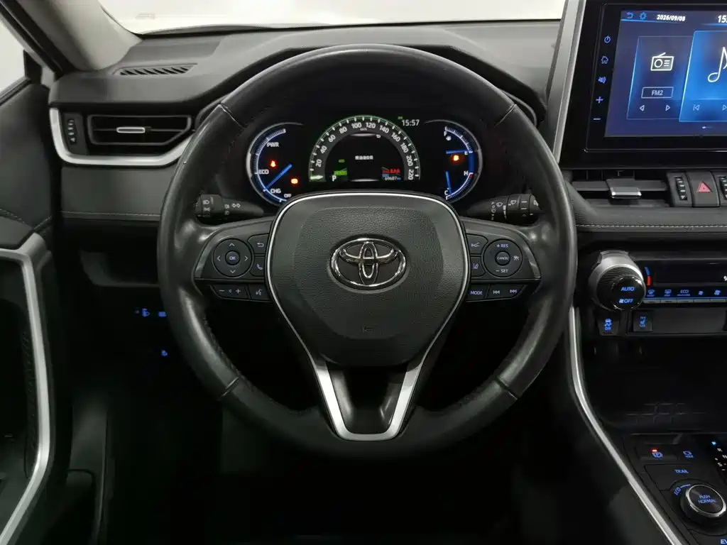 Toyota RAV4 — миниатюра 11