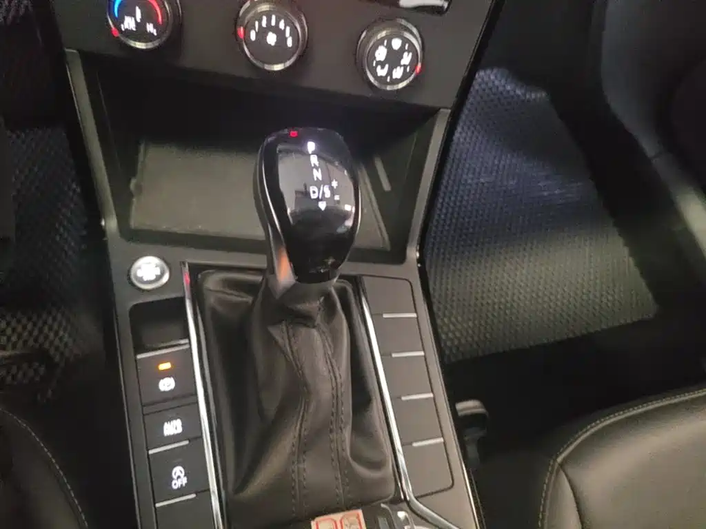 Volkswagen Passat — миниатюра 14