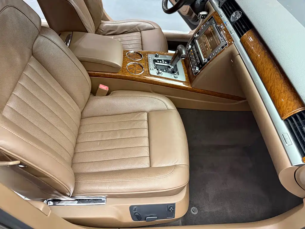 Volkswagen Phaeton — миниатюра 11