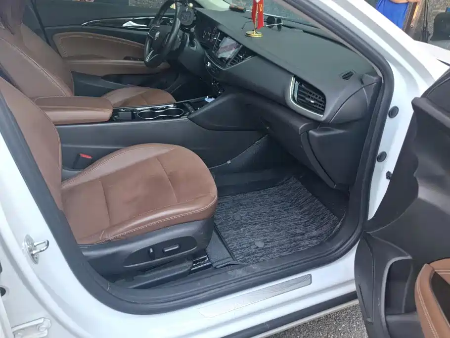 Buick Regal — миниатюра 8