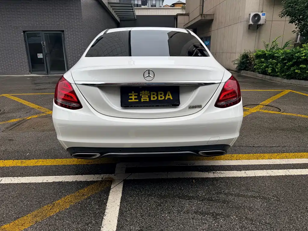 Mercedes-Benz C-Class — миниатюра 14
