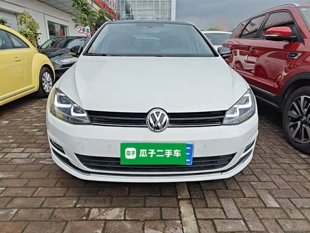 Volkswagen Golf 2017 230TSI AT Luxury
