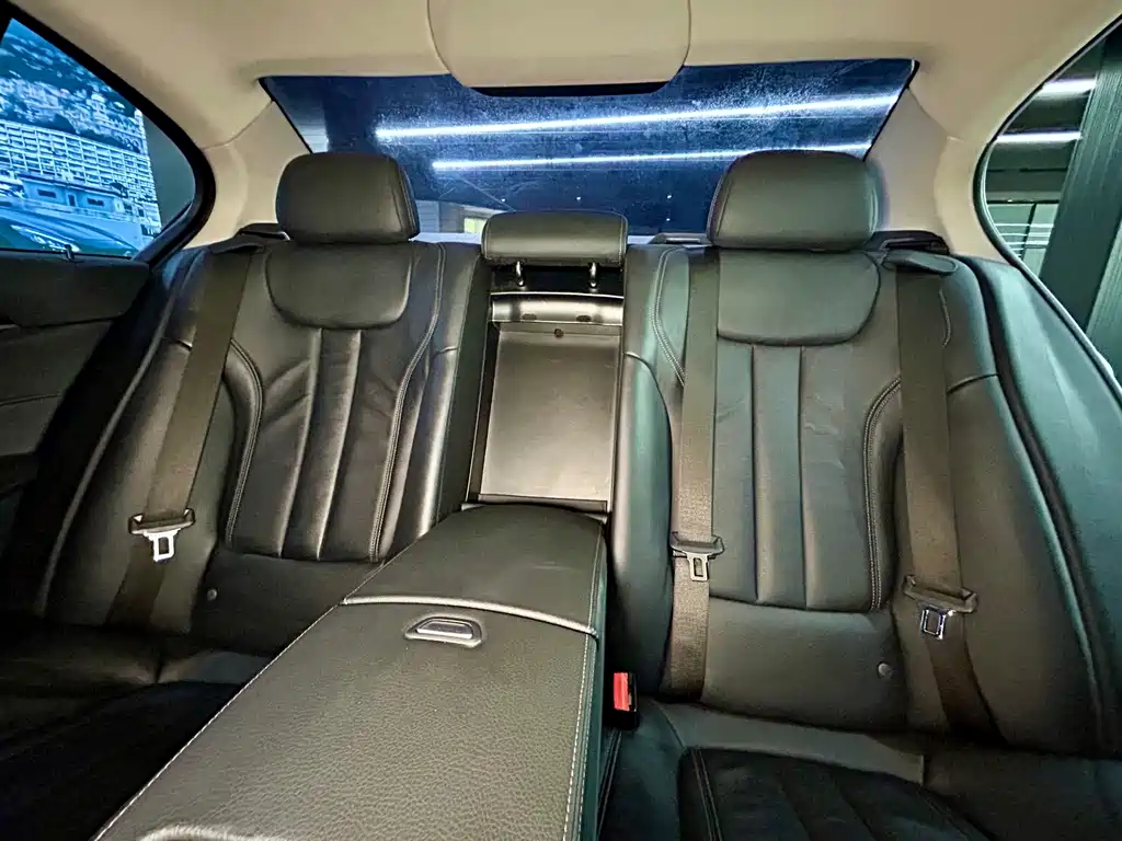 BMW 5 Series — миниатюра 26