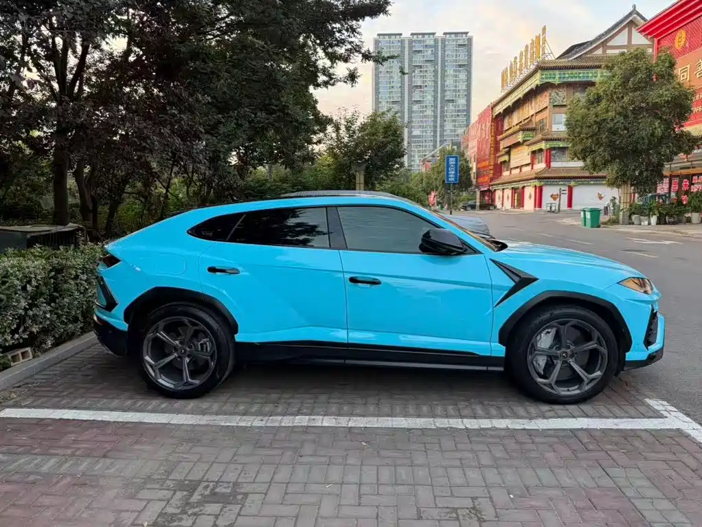 Lamborghini Urus — миниатюра 2
