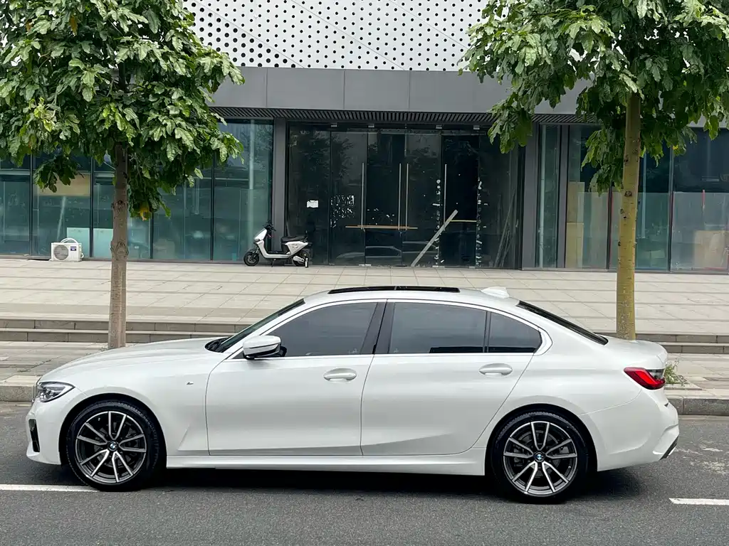 BMW 3 Series — миниатюра 7