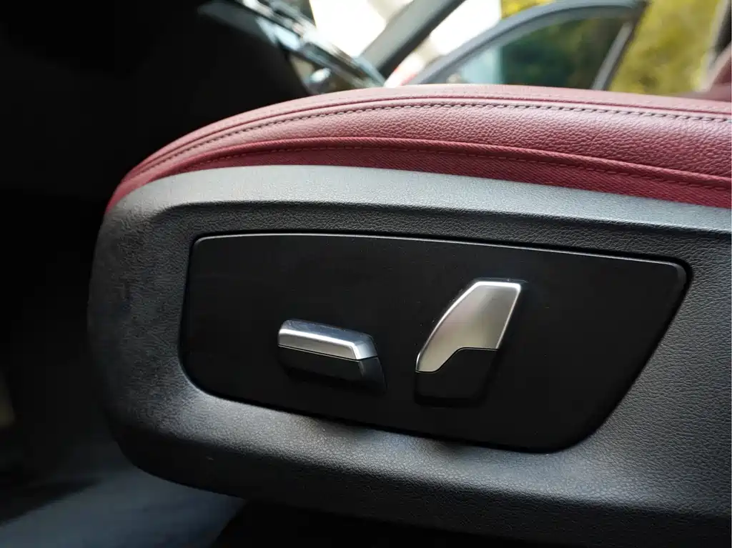 BMW 5 Series — миниатюра 10