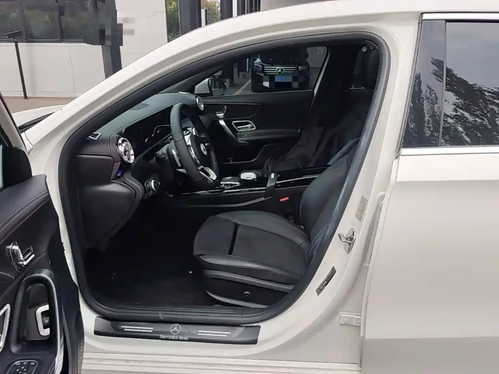 Mercedes-Benz A-Class 2022 — фото 10