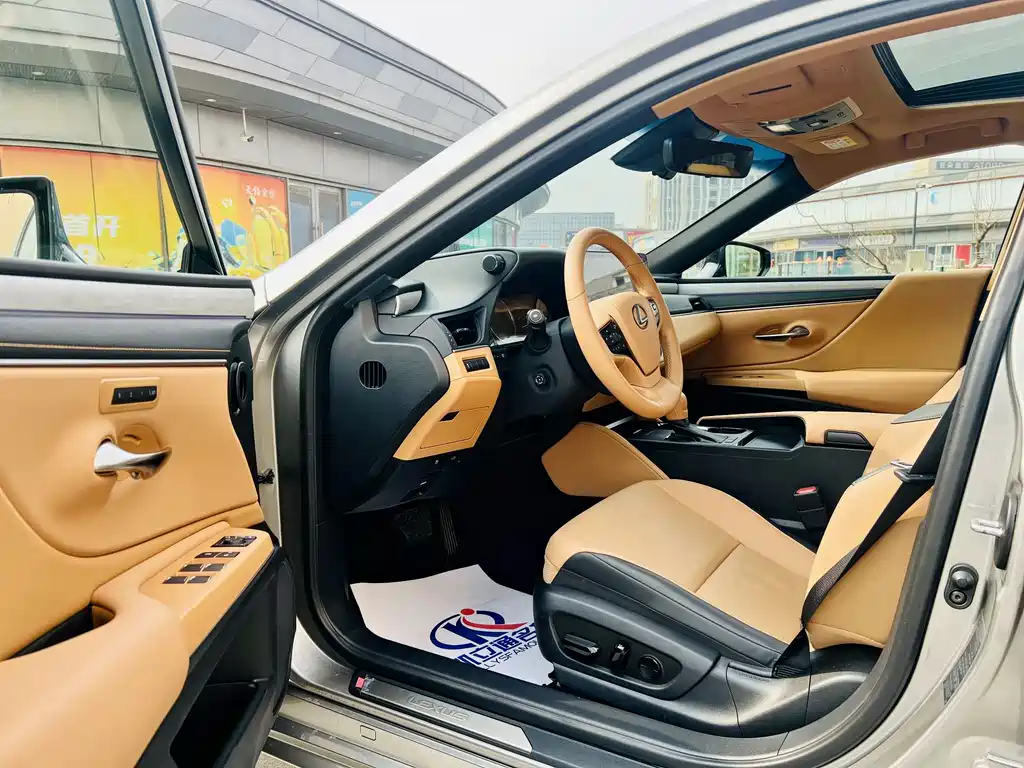 Lexus ES 2025 200 Premium