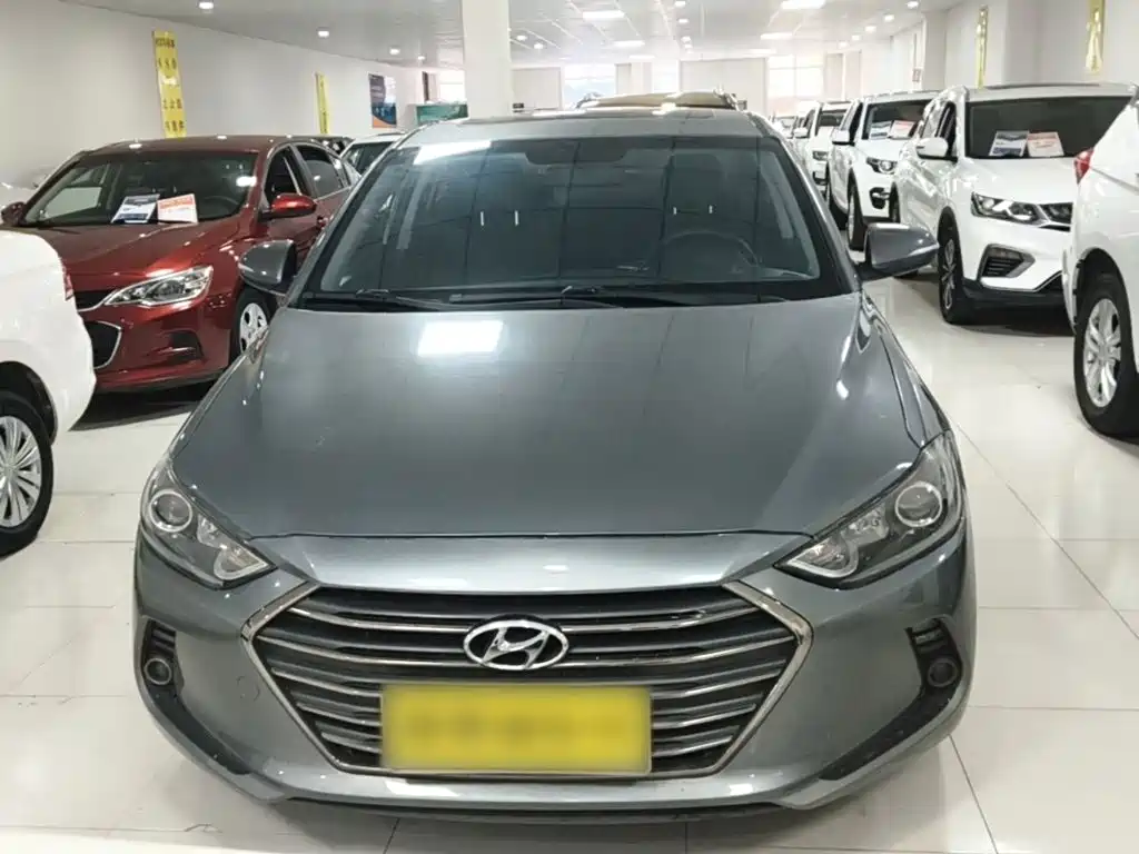 Hyundai Elantra — миниатюра 3