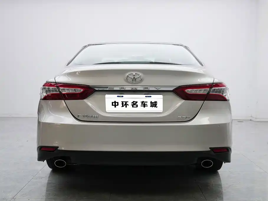 Toyota Camry — миниатюра 16