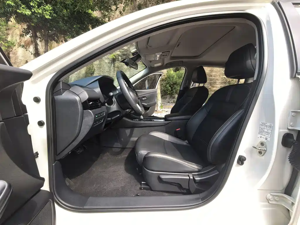 Nissan Sylphy — миниатюра 8
