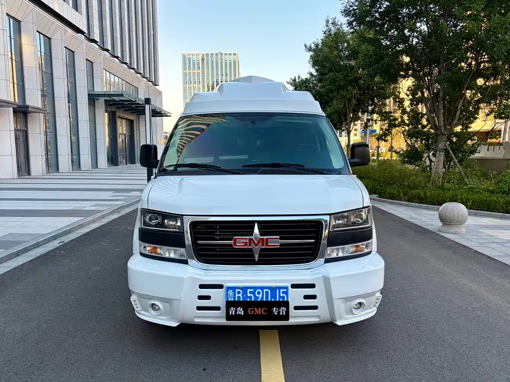 GMC Savana — миниатюра 3