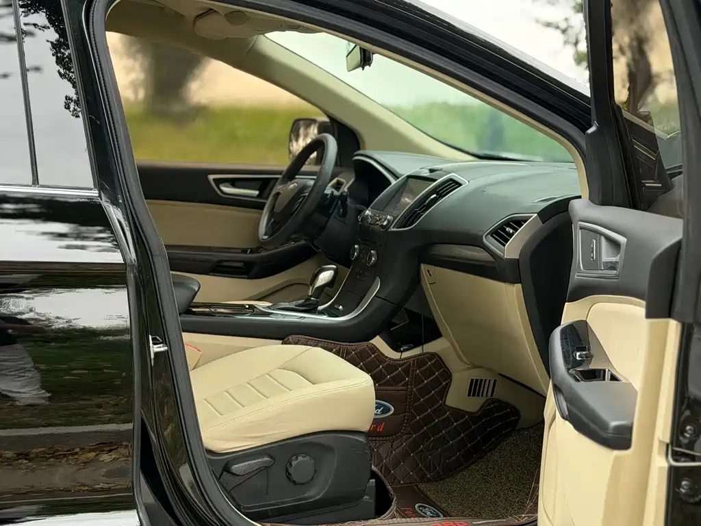 Ford Edge — миниатюра 10