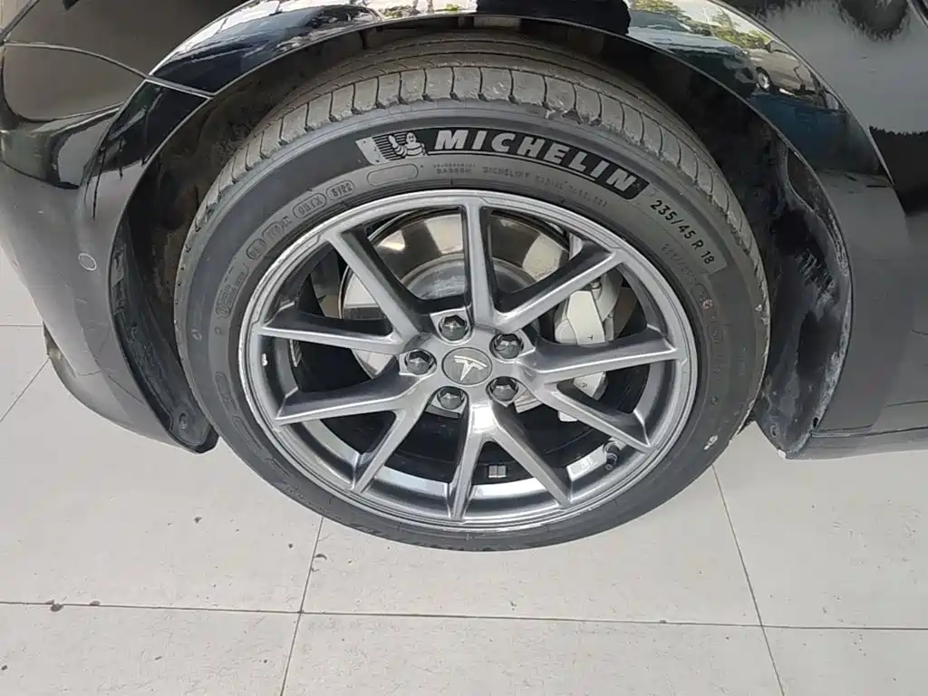 Tesla Model 3 — миниатюра 23