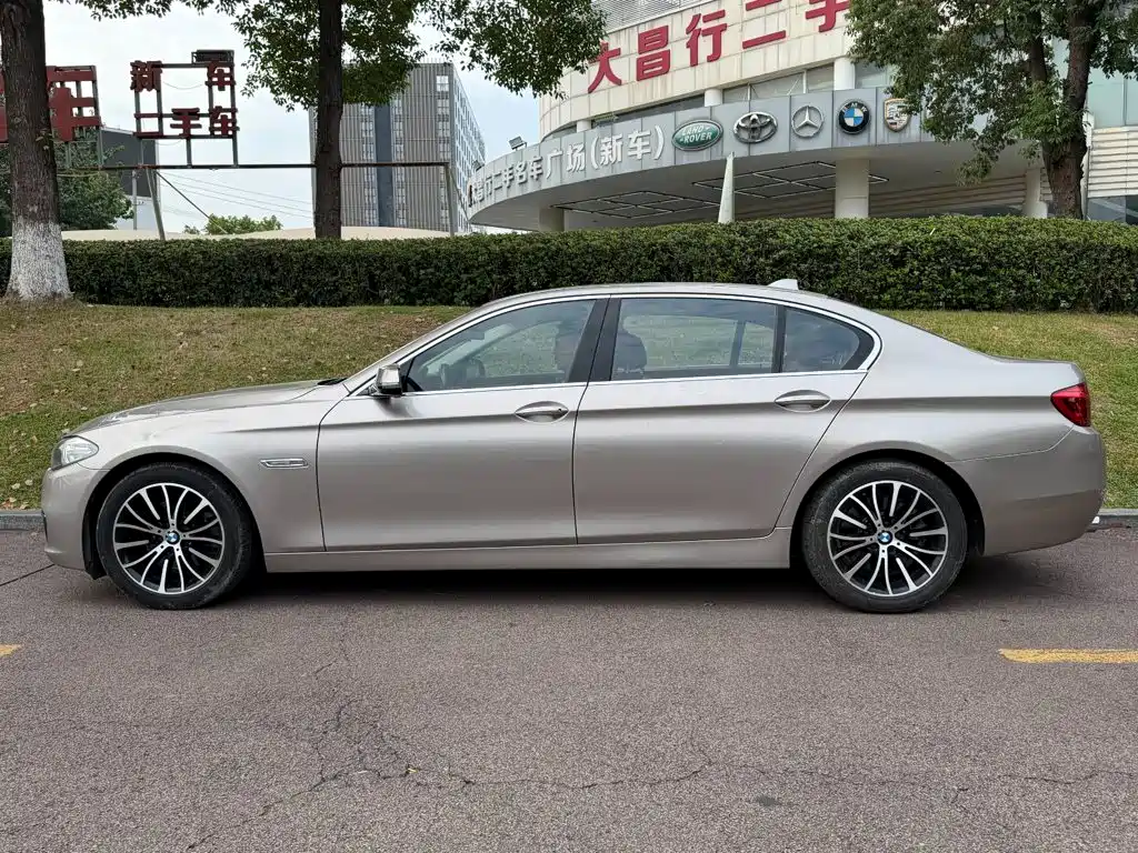 BMW 5 Series — миниатюра 3
