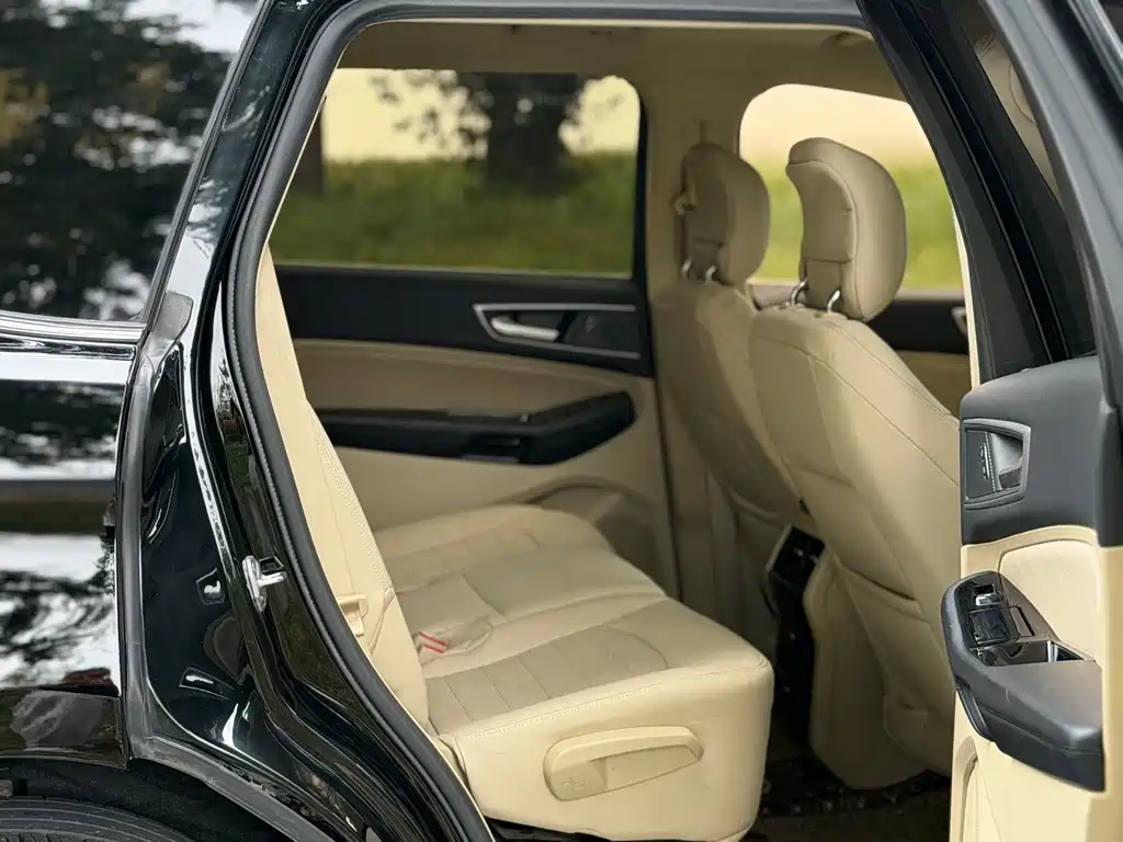 Ford Edge — миниатюра 11