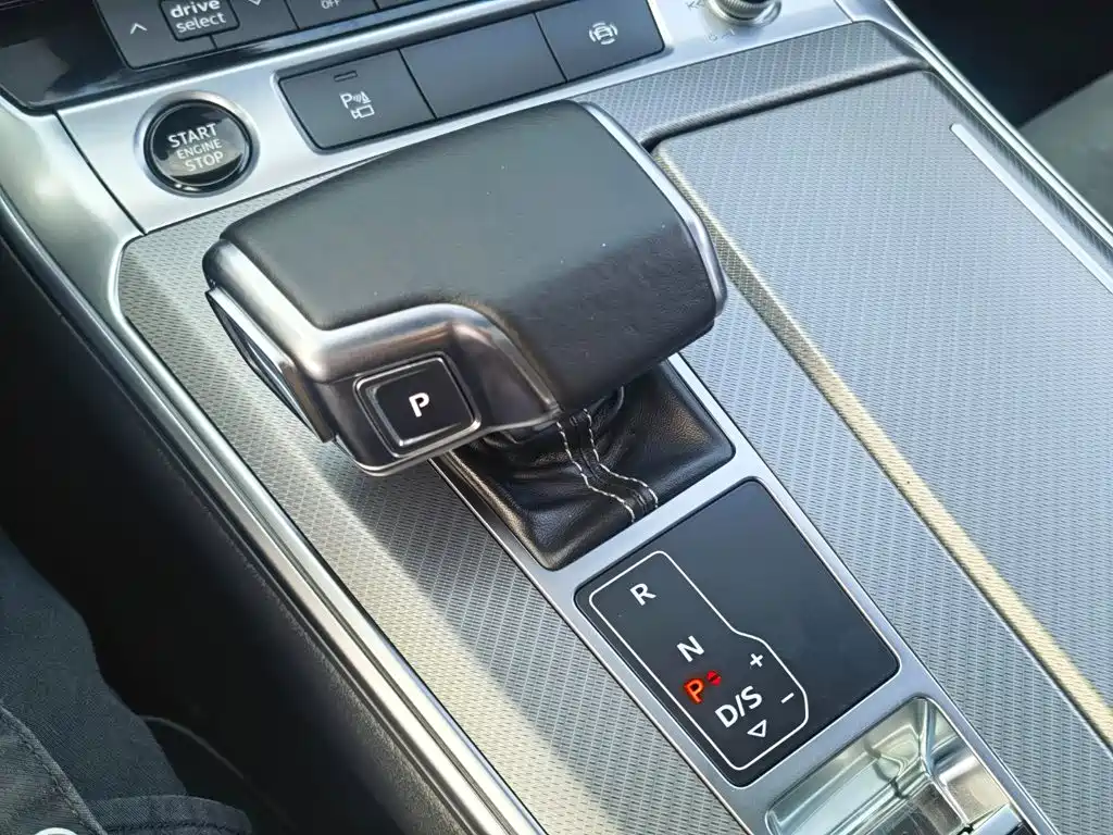 Audi A7L — миниатюра 12