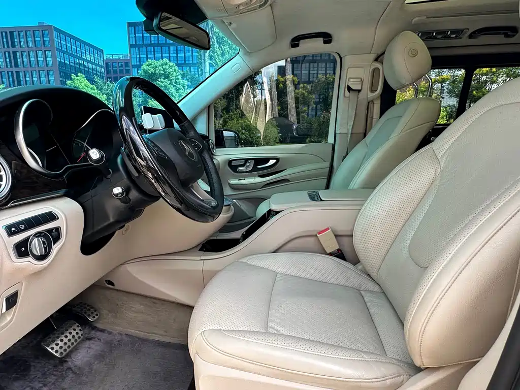 Mercedes-Benz V-Class — миниатюра 11
