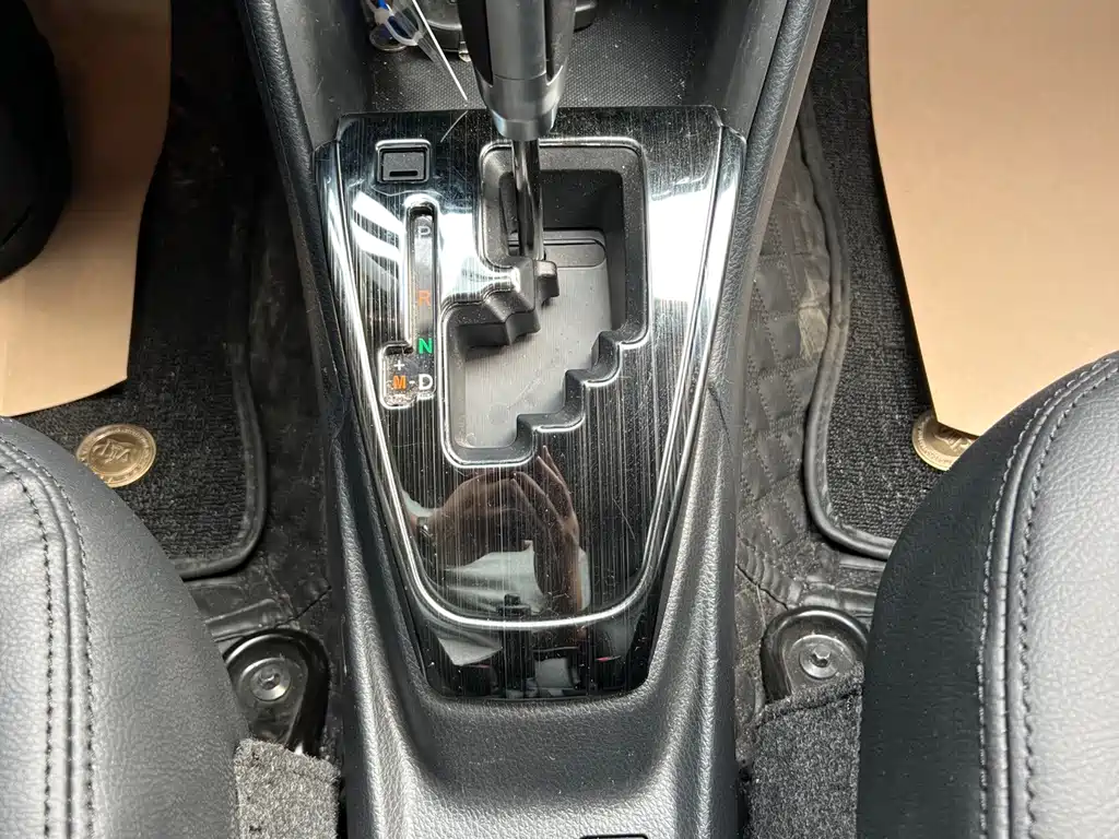 Toyota Yaris L — миниатюра 14