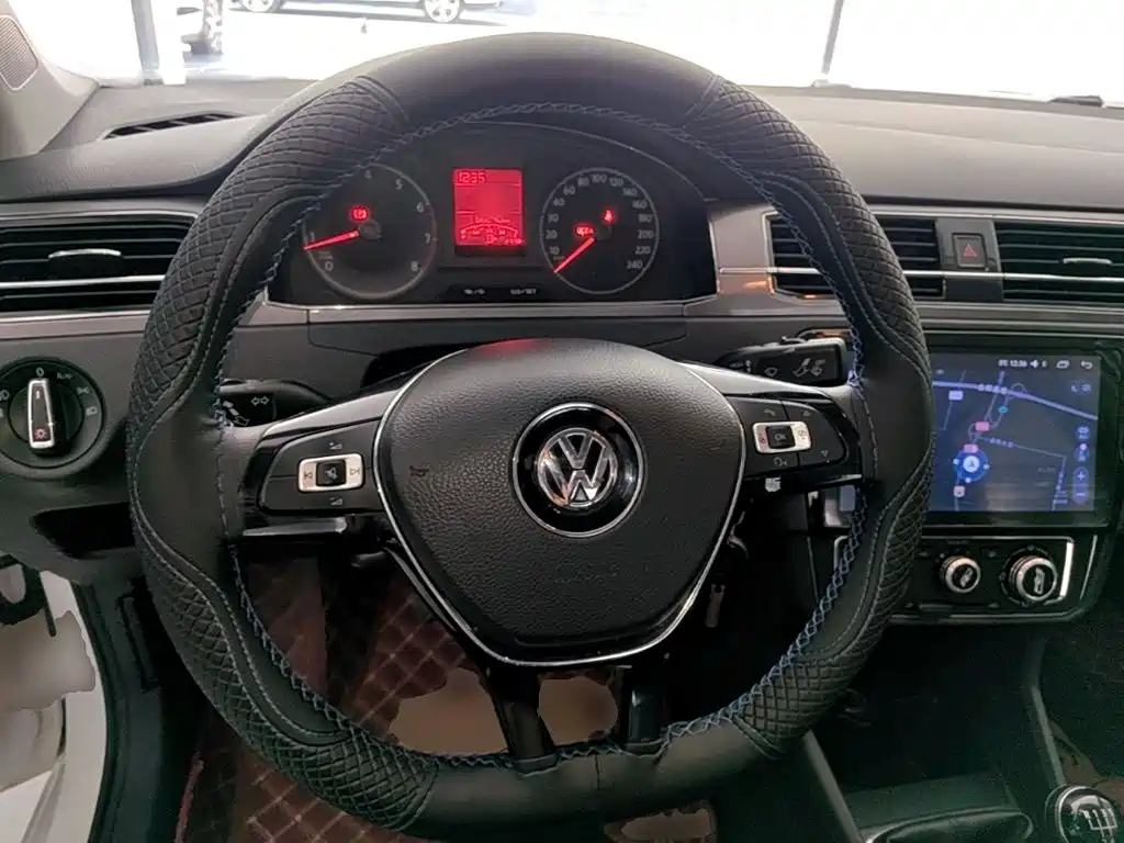 Volkswagen Santana — миниатюра 11
