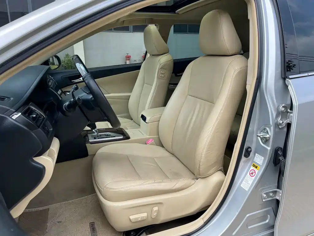 Toyota Camry — миниатюра 8