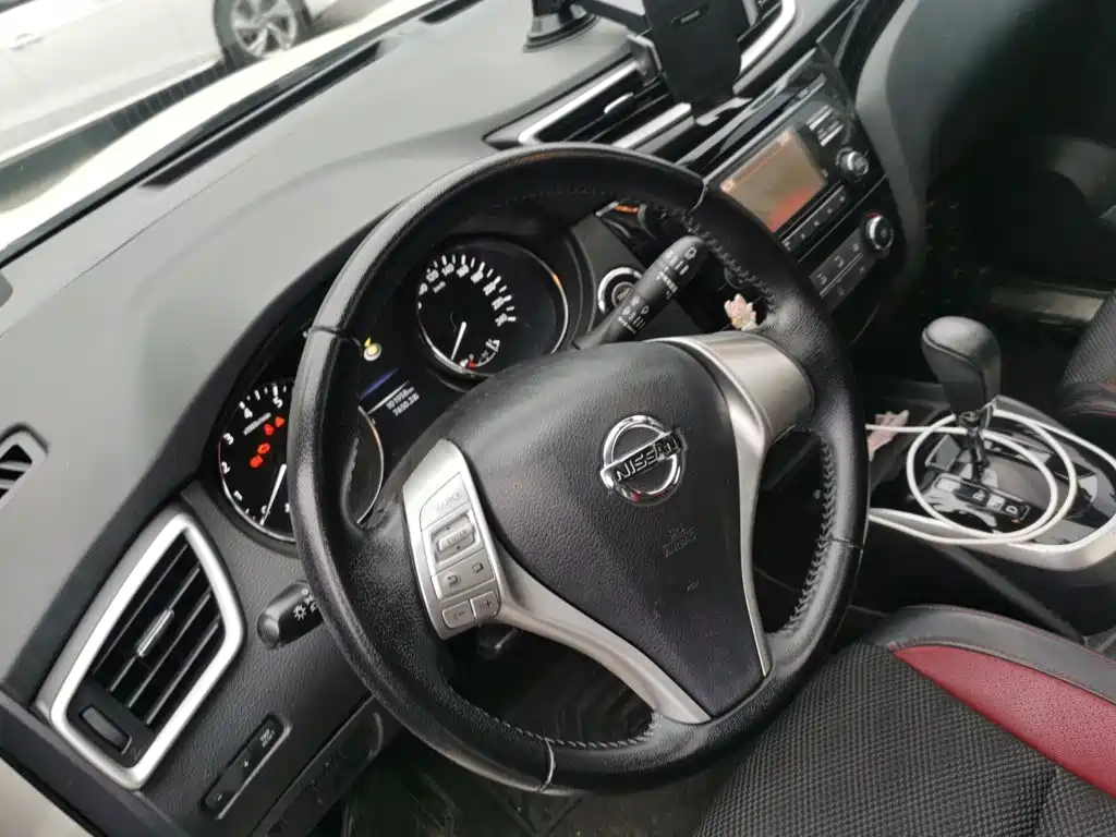 Nissan Qashqai 2016 2.0L CVT Luxury