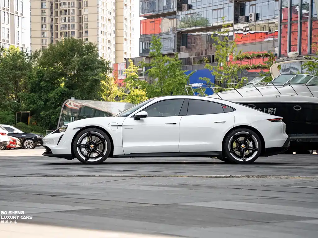 Porsche Taycan — миниатюра 4