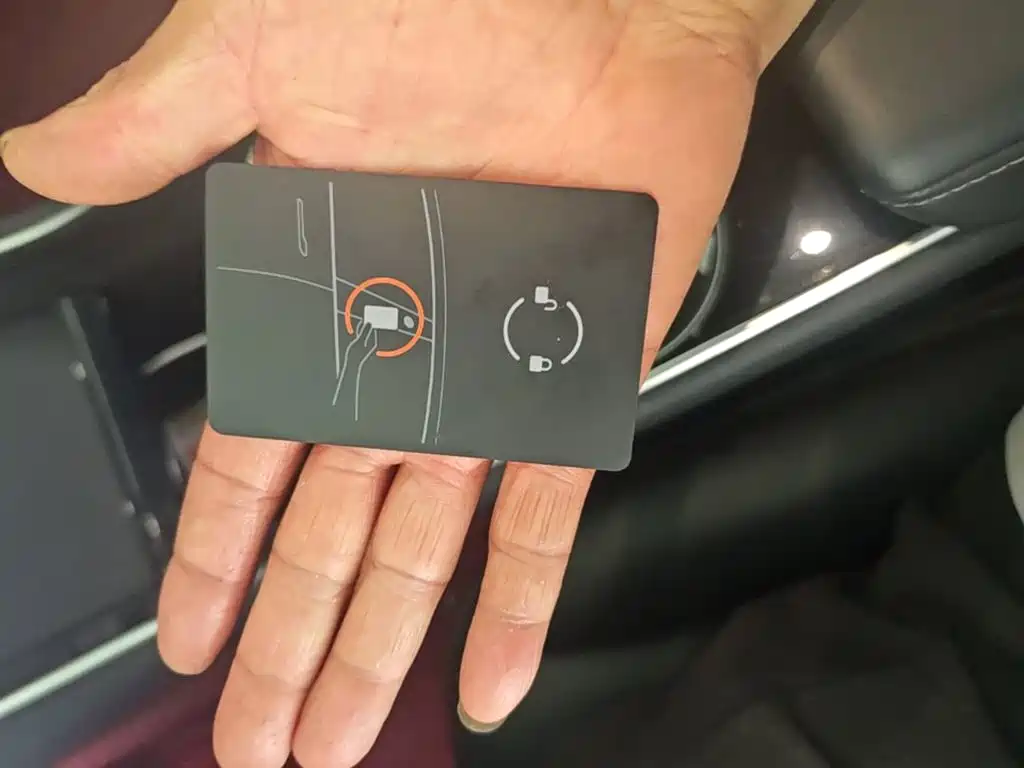 Tesla Model 3 — миниатюра 9